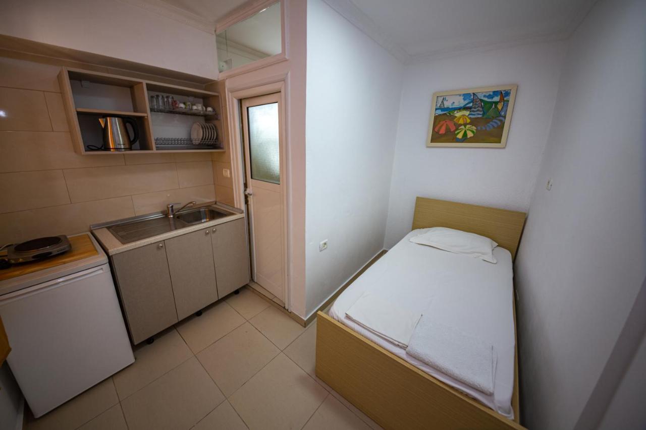 Himara Apartments Bagian luar foto