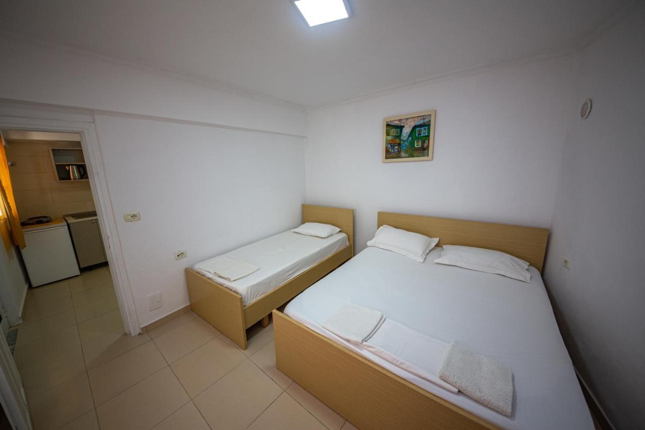 Himara Apartments Bagian luar foto