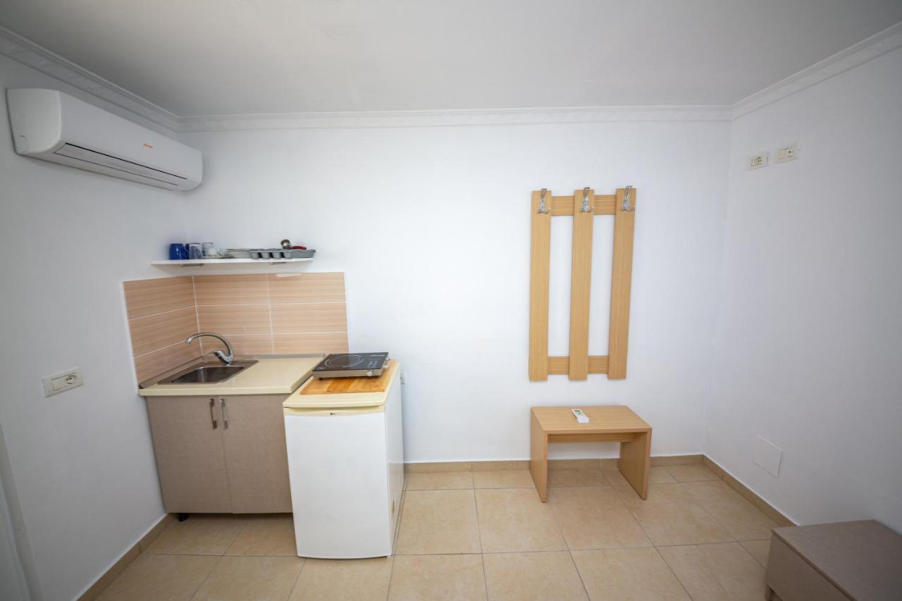 Himara Apartments Bagian luar foto