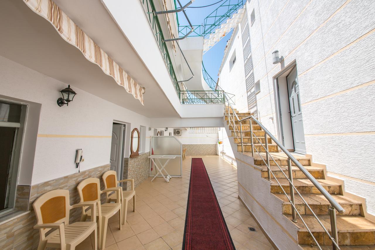 Himara Apartments Bagian luar foto