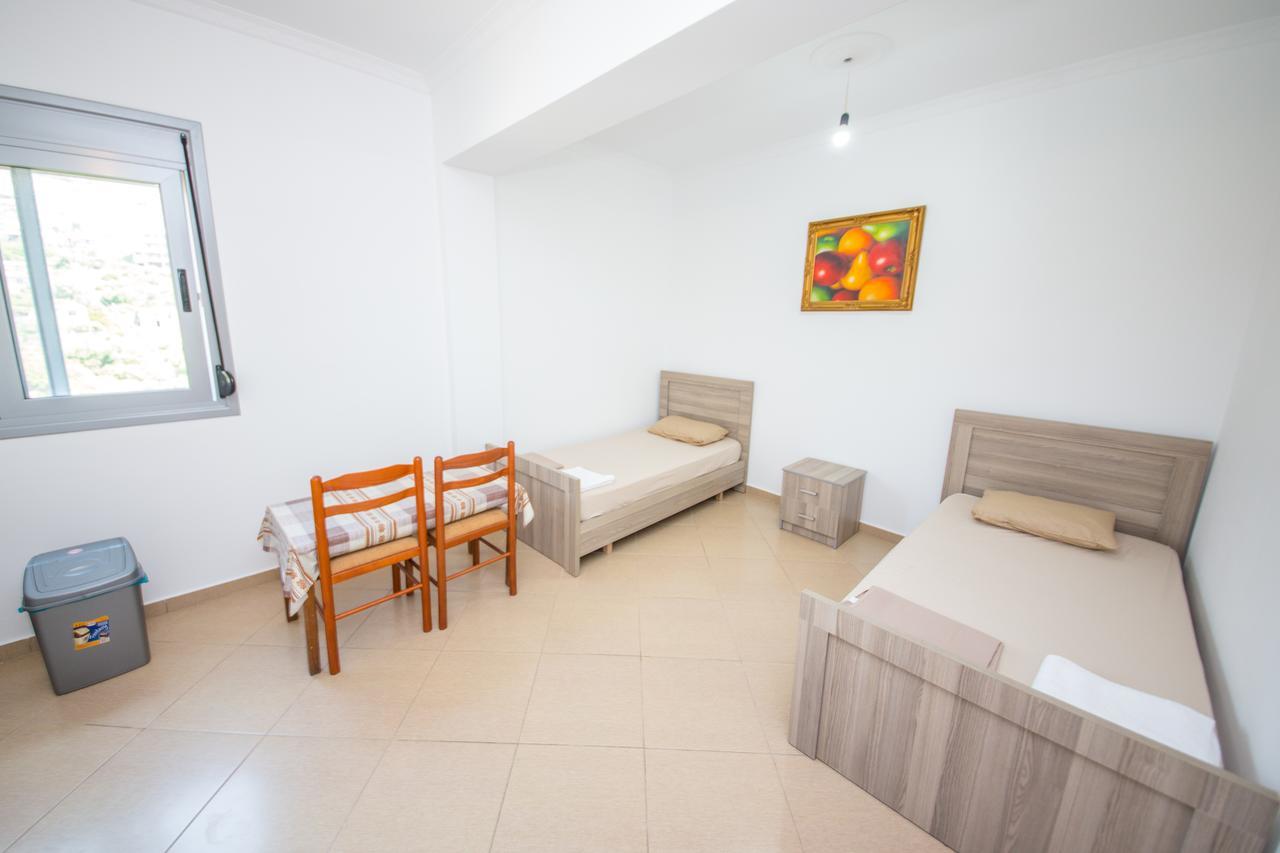 Himara Apartments Bagian luar foto